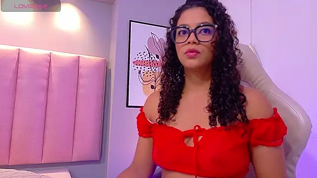 Snapshot of CamilaLevy chatting on November 28, 12:19 pm CamilaLevy online show from November 28, 12:19 pm