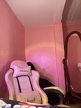 Funtasee Andi online show from April 10, 7:07 pm