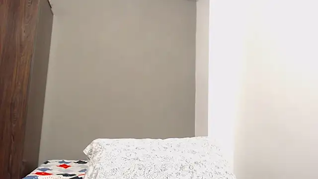 Snapshot of SamyBigTitis chatting on October 5, 1:59 am SamyBigTitis online show from October 5, 1:59 am