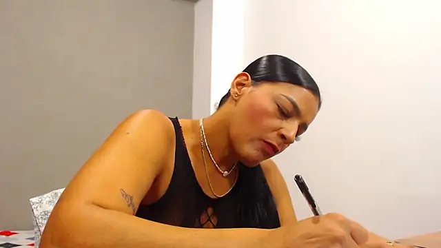 Snapshot of SamyBigTitis chatting on October 8, 12:19 am SamyBigTitis online show from October 8, 12:19 am