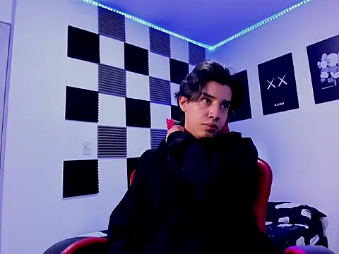 Snapshot of jeycobb chatting on December 17, 12:00 pm jeycobb online show from December 17, 12:00 pm