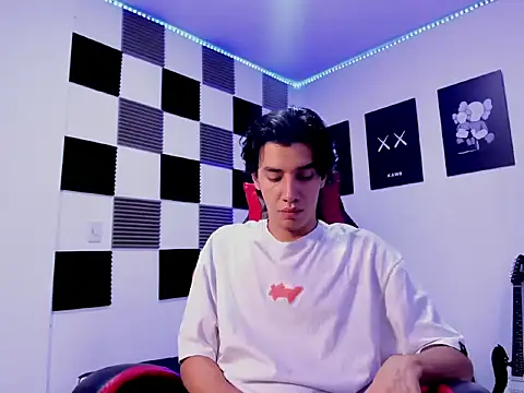 Snapshot of jeycobb chatting on January 8, 11:23 am jeycobb online show from January 8, 11:23 am