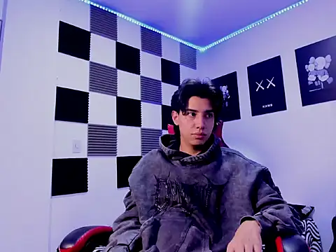 Snapshot of jeycobb chatting on January 11, 11:15 am jeycobb online show from January 11, 11:15 am