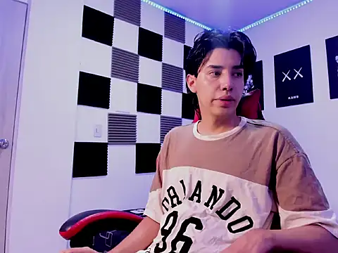 Snapshot of jeycobb chatting on January 19, 11:25 am jeycobb online show from January 19, 11:25 am