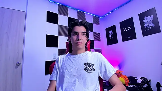 Snapshot of jeycobb chatting on February 9, 11:47 am jeycobb online show from February 9, 11:47 am