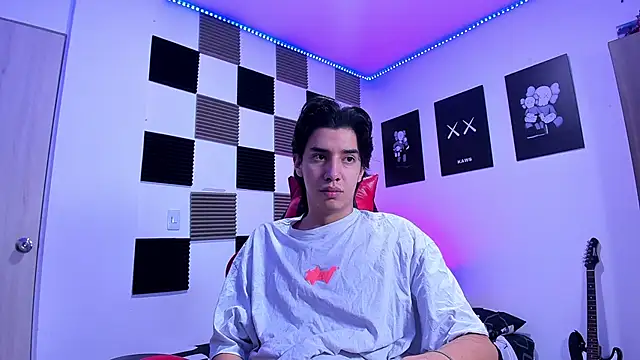 Snapshot of jeycobb chatting on February 13, 11:28 am jeycobb online show from February 13, 11:28 am