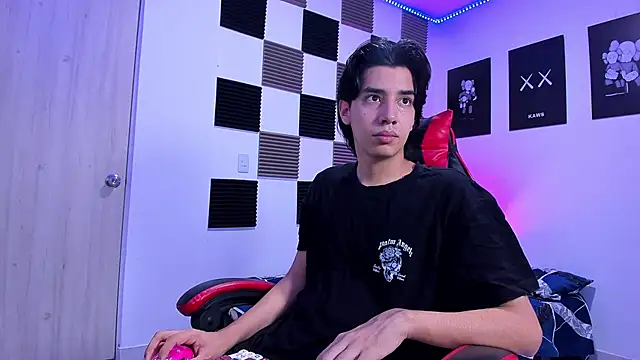 Snapshot of jeycobb chatting on February 27, 11:43 am jeycobb online show from February 27, 11:43 am