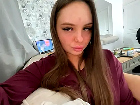 Snapshot of EllaStarrxxx chatting on October 4, 1:42 pm EllaStarrxxx online show from October 4, 1:42 pm