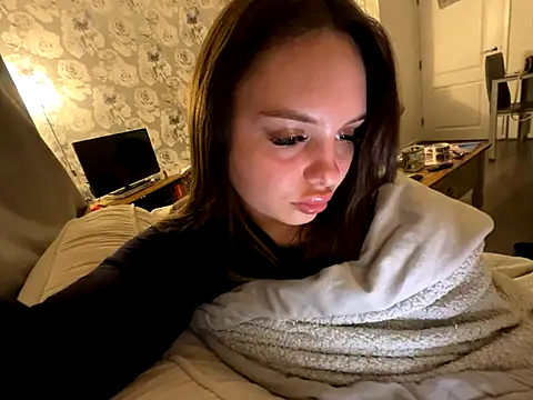 Snapshot of EllaStarrxxx chatting on October 10, 1:15 am EllaStarrxxx online show from October 10, 1:15 am