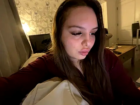 Snapshot of EllaStarrxxx chatting on November 25, 2:22 am EllaStarrxxx online show from November 25, 2:22 am