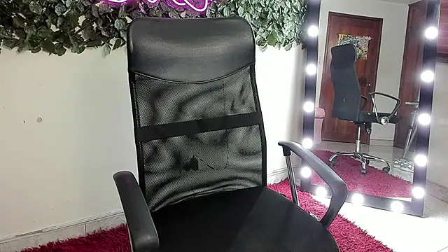 Snapshot of Samanta_Ortiz chatting on November 17, 7:19 pm Samanta Ortiz online show from November 17, 7:19 pm