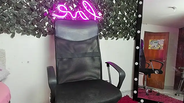 Snapshot of Samanta_Ortiz chatting on November 27, 7:16 pm Samanta Ortiz online show from November 27, 7:16 pm