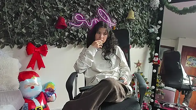 Snapshot of Samanta_Ortiz chatting on December 5, 7:10 pm Samanta Ortiz online show from December 5, 7:10 pm