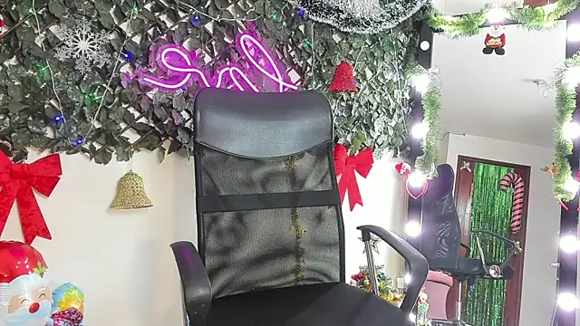 Snapshot of Samanta_Ortiz chatting on December 19, 7:21 pm Samanta Ortiz online show from December 19, 7:21 pm