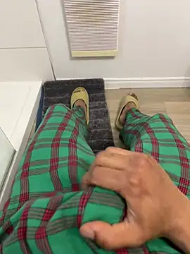 4dagals online show from April 6, 5:47 pm