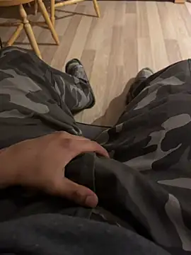 4dagals online show from April 13, 5:02 am