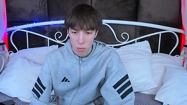 Snapshot of MarkBranston chatting on February 5, 3:49 pm MarkBranston online show from February 5, 3:49 pm