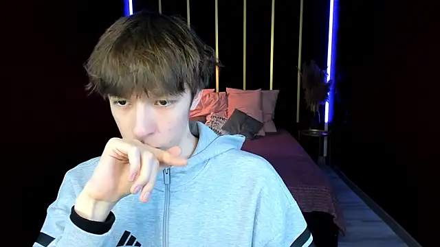 Snapshot of MarkBranston chatting on February 15, 2:36 pm MarkBranston online show from February 15, 2:36 pm