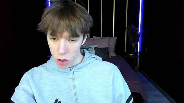 Snapshot of MarkBranston chatting on February 16, 10:55 am MarkBranston online show from February 16, 10:55 am