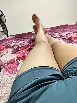 Snapshot of Mymy_love91 chatting on April 5, 12:57 pm Mymy love91 online show from April 5, 12:57 pm