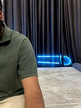 vickyandtania online show from December 18, 3:18 pm