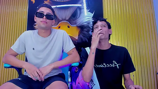 Play boys Hot2 online show from November 3, 11:55 am