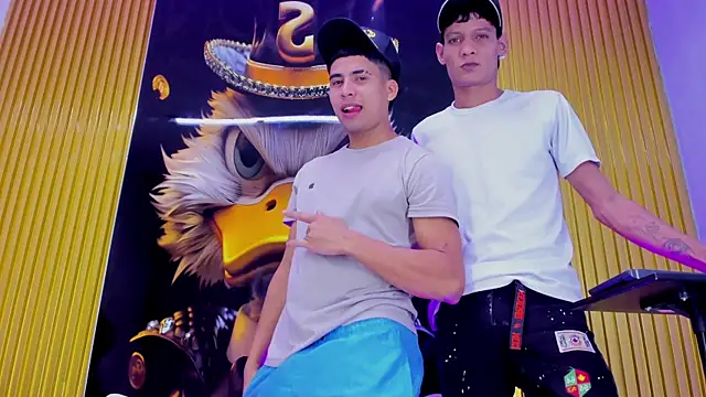 Play boys Hot2 online show from November 7, 12:05 pm