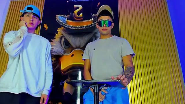 Play boys Hot2 online show from November 13, 3:49 am