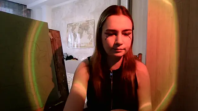 Snapshot of JinnyVibes chatting on October 31, 5:19 am JinnyVibes online show from October 31, 5:19 am