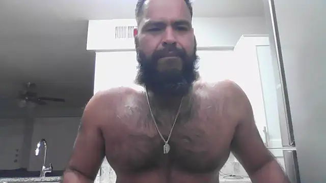 Snapshot of BigJohnBear39 chatting on October 5, 5:17 am BigJohnBear39 online show from October 5, 5:17 am