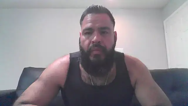 Snapshot of BigJohnBear39 chatting on October 6, 10:51 pm BigJohnBear39 online show from October 6, 10:51 pm