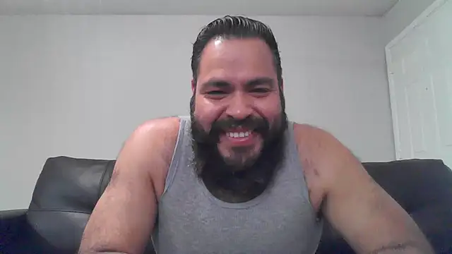 Snapshot of BigJohnBear39 chatting on October 31, 5:08 am BigJohnBear39 online show from October 31, 5:08 am