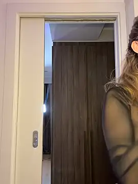 Snapshot of AvaMaddisson chatting on February 12, 3:56 am AvaMaddisson online show from February 12, 3:56 am