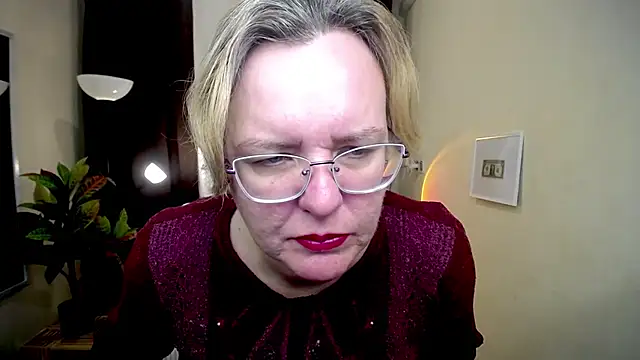 VestaWoody online show from October 9, 6:11 am