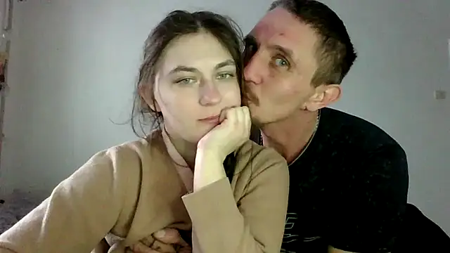 Snapshot of Twolatte1520 chatting on February 6, 10:29 am Twolatte1520 online show from February 6, 10:29 am