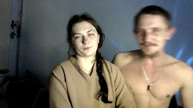 Snapshot of Twolatte1520 chatting on February 8, 7:39 pm Twolatte1520 online show from February 8, 7:39 pm