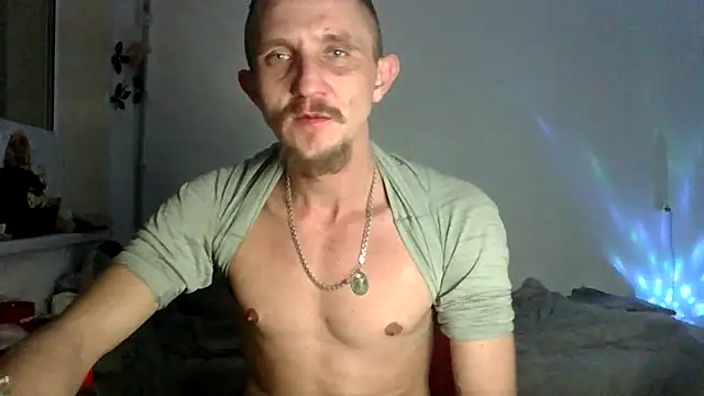 Snapshot of Twolatte1520 chatting on February 16, 1:46 am Twolatte1520 online show from February 16, 1:46 am