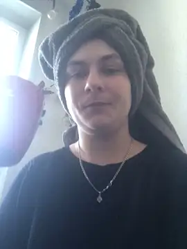 Snapshot of Twolatte1520 chatting on February 19, 12:01 pm Twolatte1520 online show from February 19, 12:01 pm