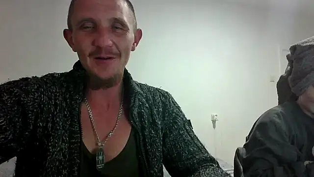 Twolatte1520 online show from April 14, 7:20 pm