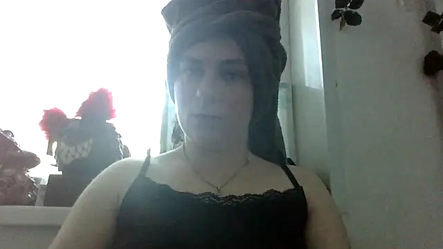 Snapshot of Twolatte1520 chatting on May 23, 7:24 am Twolatte1520 online show from May 23, 7:24 am