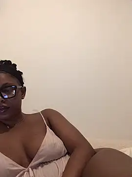CurvyGoddessXxx online show from October 7, 7:33 pm