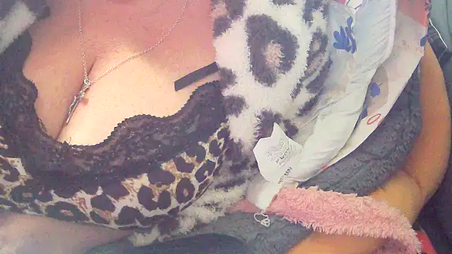 Playful MILF Demi online show from January 8, 8:44 pm