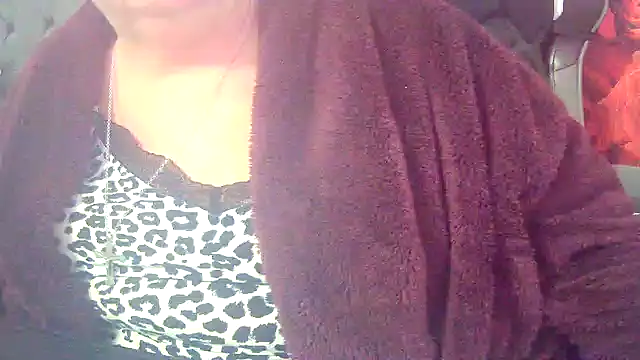 Playful MILF Demi online show from March 17, 5:38 pm