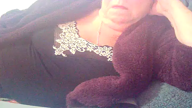 Playful MILF Demi online show from April 9, 10:09 am