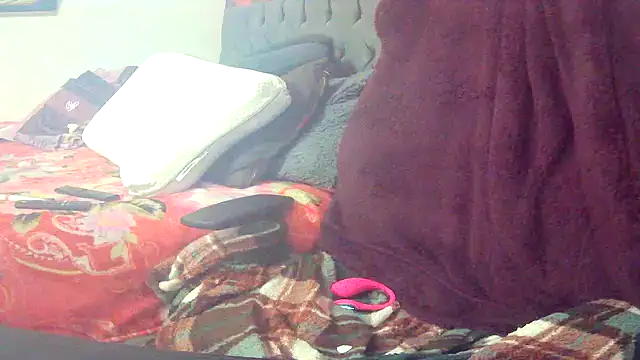 Playful MILF Demi online show from June 3, 8:39 am