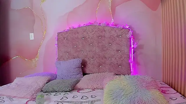 Snapshot of Malory__Jones chatting on November 26, 6:42 pm Malory Jones online show from November 26, 6:42 pm