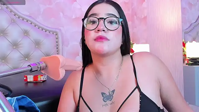 Snapshot of Sophia_Valkova chatting on December 16, 5:23 am Sophia Valkova online show from December 16, 5:23 am