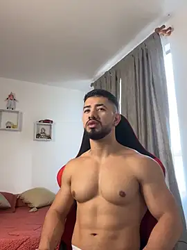 Ezzio Scolaro online show from February 19, 1:18 pm