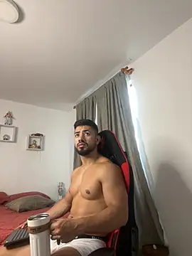 Ezzio Scolaro online show from February 24, 12:25 pm