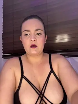 Anyhot latina online show from October 31, 1:06 am